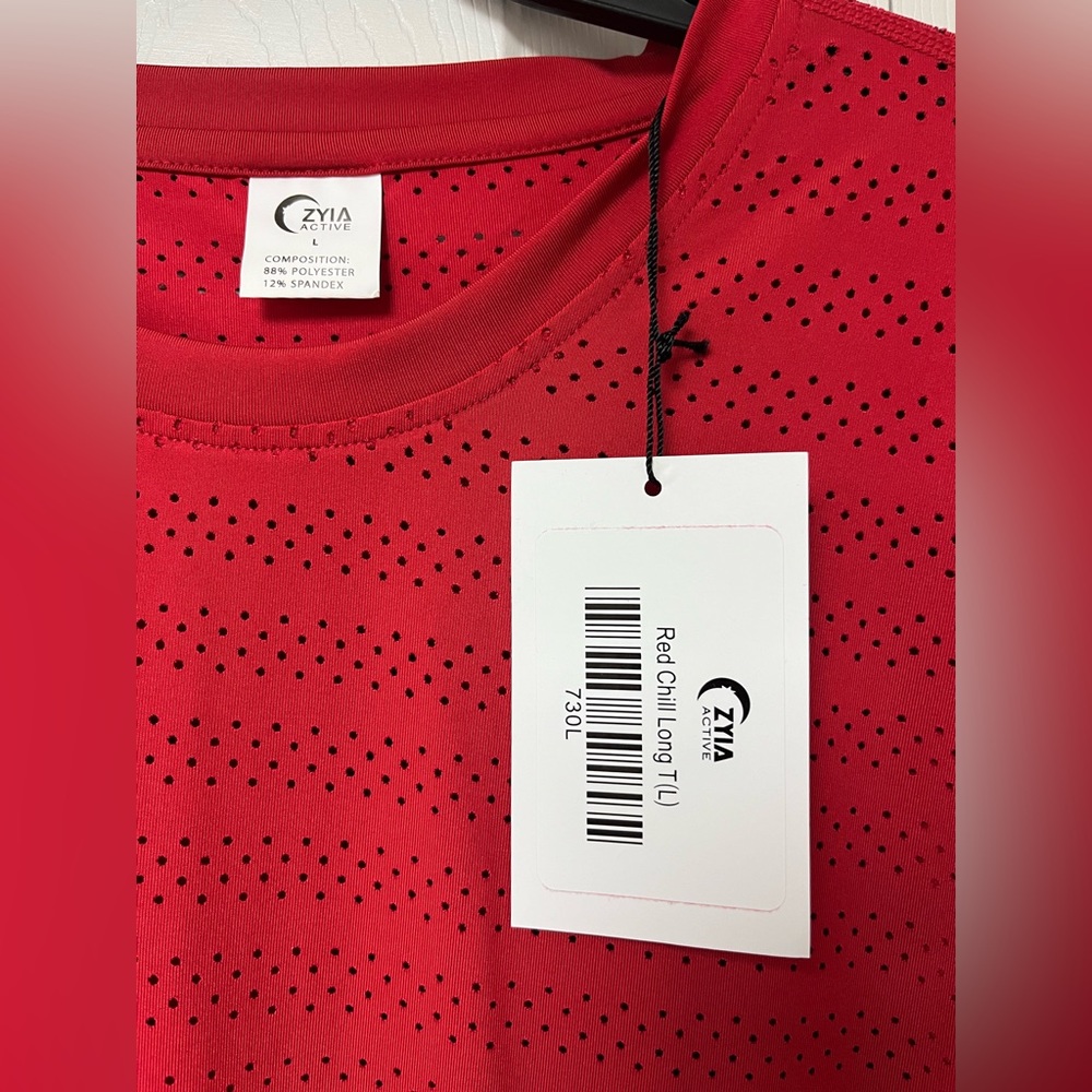 New Zyia Red Chill long T - size L